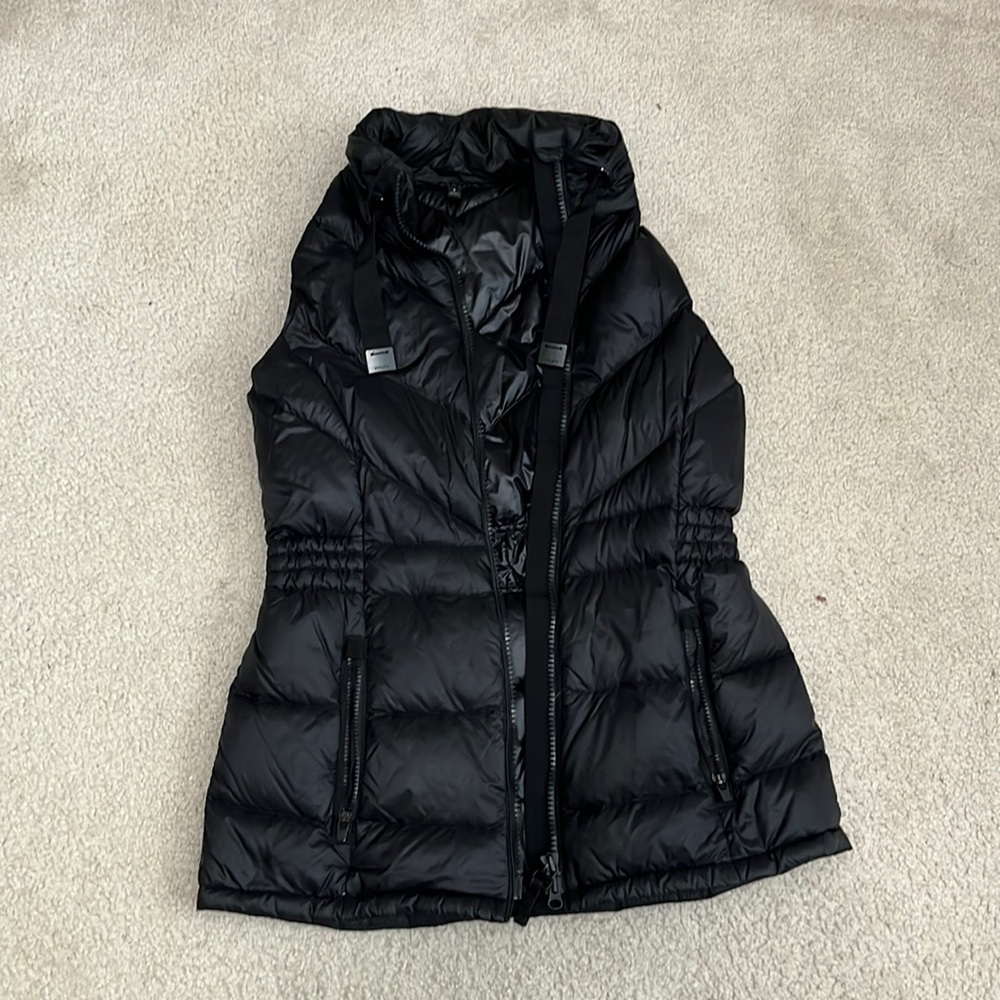 Like new Athleta black vest